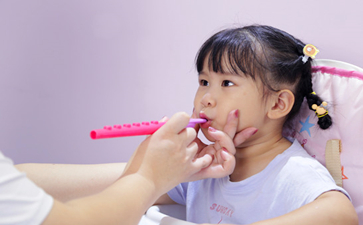孩子口吃是怎么回事？